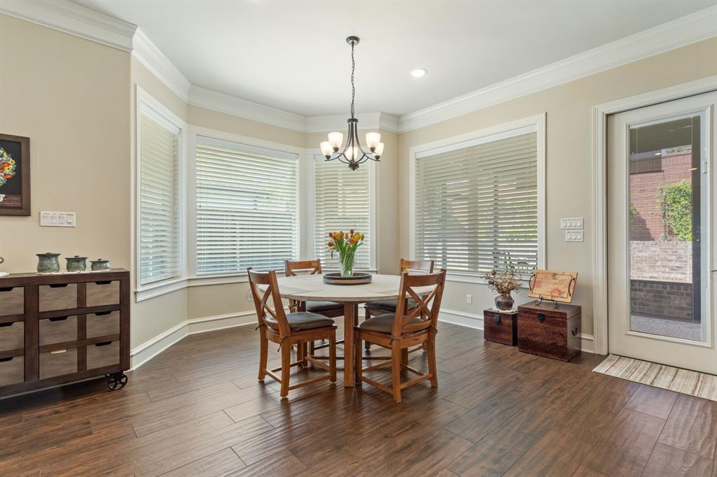 Waters Edge Oak Hollow - Residential