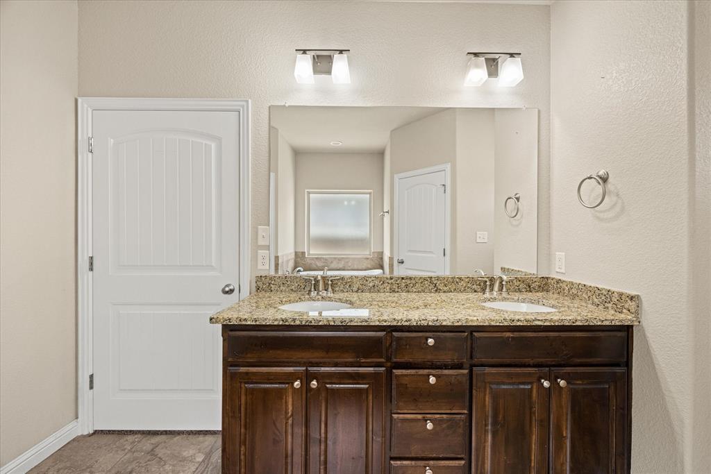 Old Granbury Villa - Residential