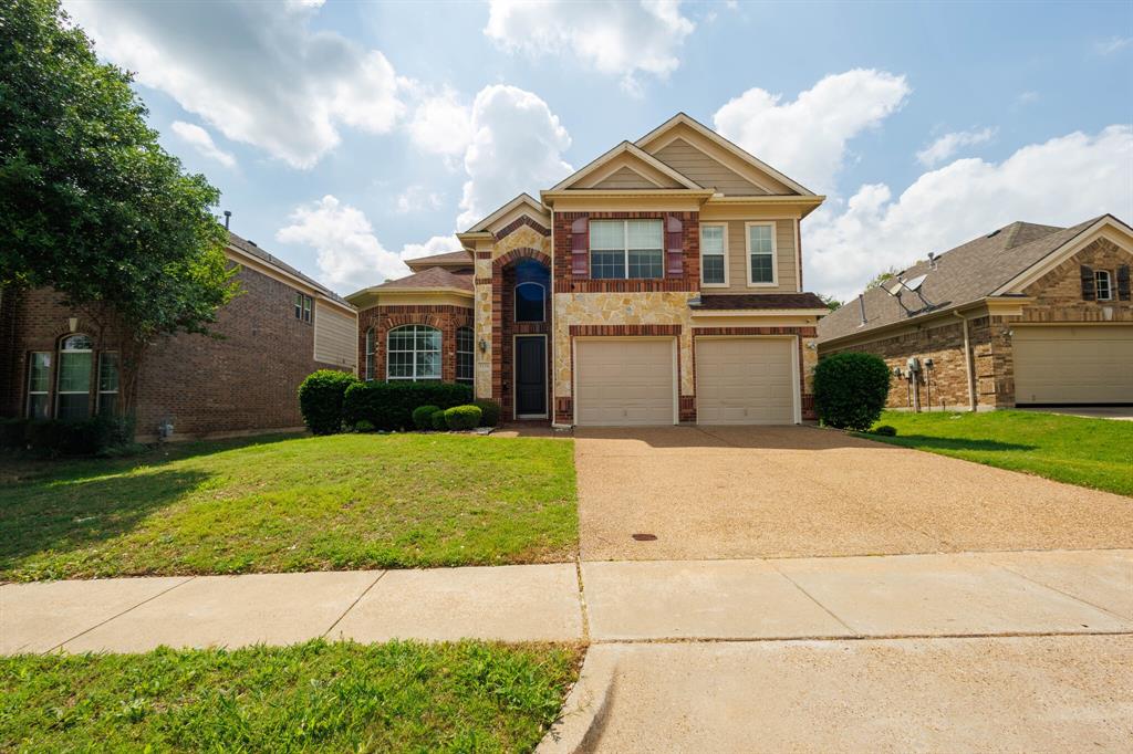 Beautiful Grand Home located in the desirable Polo Heights subdivision. Included for this amazing price are four
bedrooms, three and one half baths with two living, two dining areas and office. The big backyard along with a patio room and storage shed.
Additional rooms as game room and media room are great for entertaining and family fun. Lovely hardwood floors in entry and downstairs family room.
Kitchen has large pantry, lots of cabinet space, granite counter tops with tile back splash. The focal point of the family
room is the fireplace and a full view of the of the kitchen. Find a jetted tub, separate shower and split vanities in the
large master bath. Generous size secondary bedrooms with walk-in closets.