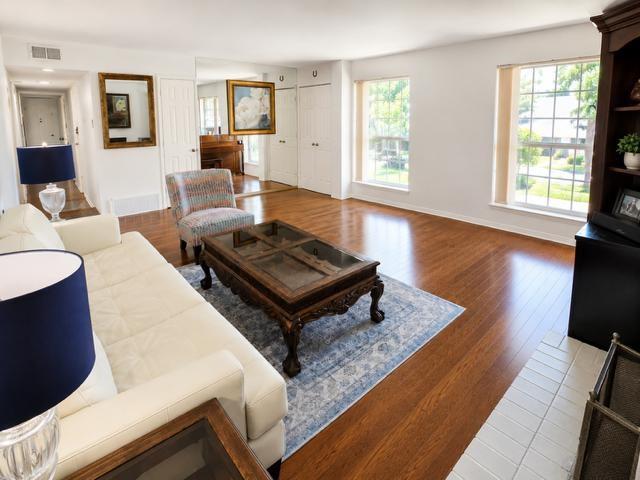 Royal Knoll Condos - Residential