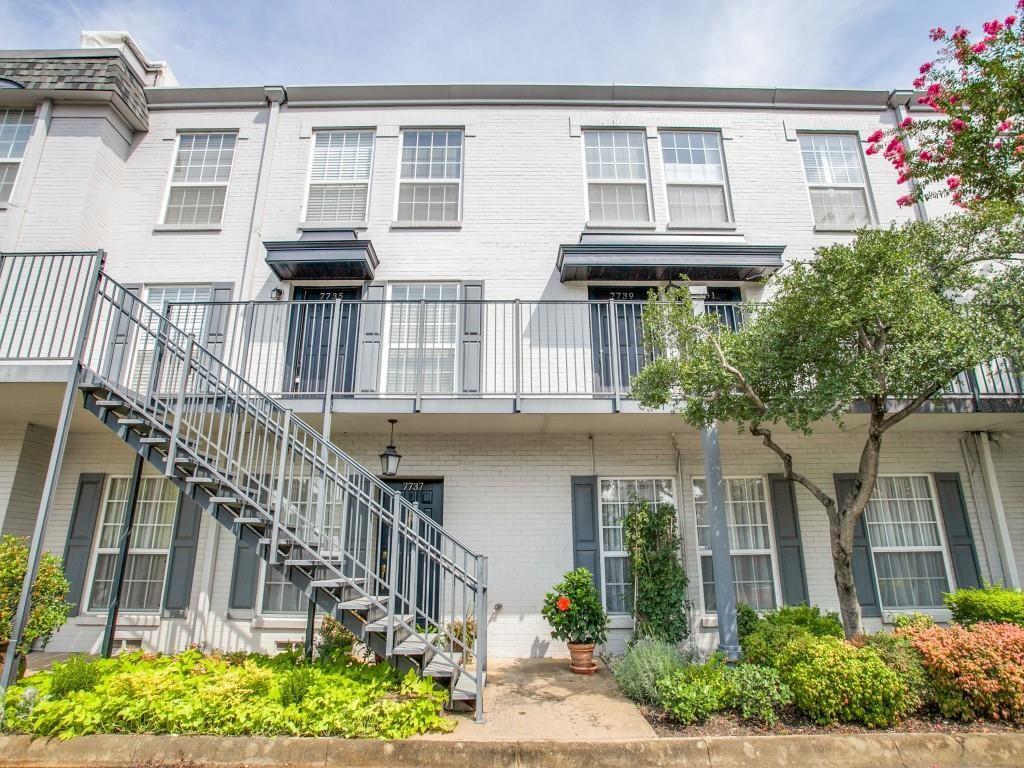 Royal Knoll Condos - Residential