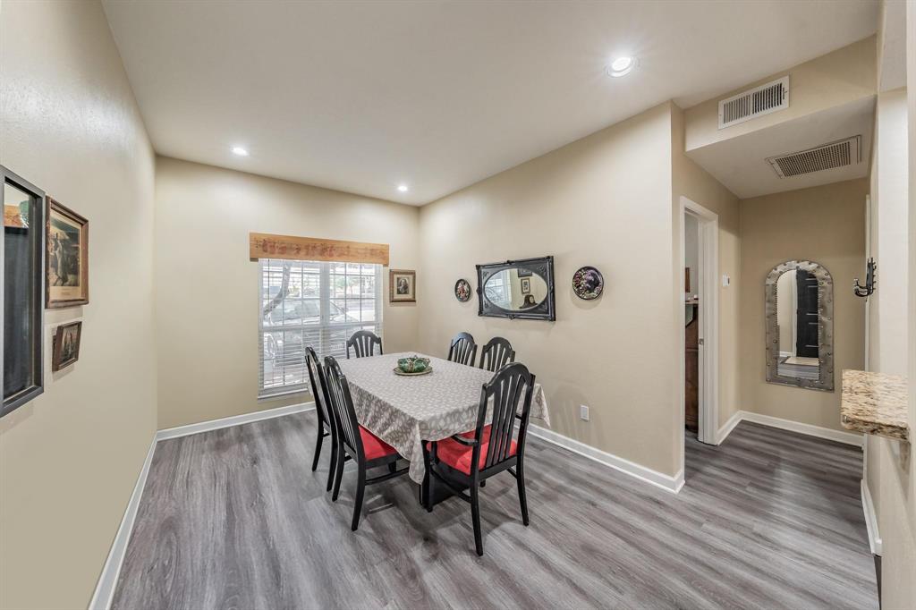 Woods On Park Lane Condos - Residential