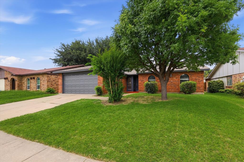 Welcome to this charming and spacious 3 bedroom, 2 bathroom home in the established Summerfields neighborhood of North Forth Worth.  The home has an concept layout, featuring a spacious great room with a vaulted ceiling and a cozy wood burning fireplace.  The eat-in kitchen catches great natural light through big windows that look out into your private backyard.   Step out to your covered back patio, perfect for quiet mornings or weekend BBQs.  Zoned for award winning Keller ISD.  Schedule your private showing today.