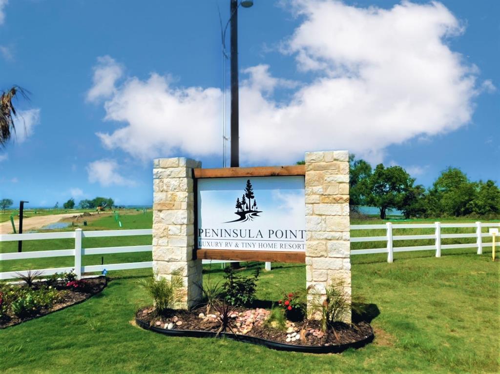Peninsula Point - Land