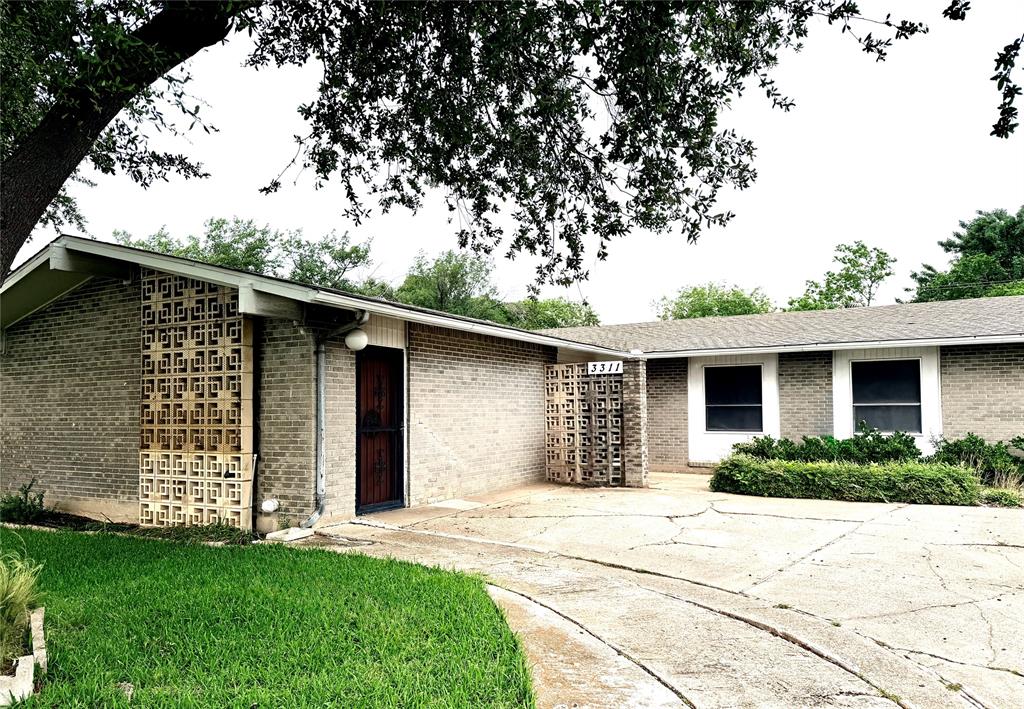 LOCATION! LOCATION! LOCATION! This property is situated in a very strategic, sought after location in Dallas, very close to businesses, restaurants, shopping places and grocery stores. This home offers  3-bedroom, 2 full bathroom, a good size family room, functional kitchen and a dining area. Investors, first time home buyers and family who wants to downsize can appreciate this home's potential. It has room for your own upgrades and customization. The expansive backyard offers room for outdoor activities such as gardening, a place to unwind or to just admire the outdoors. Come tour this diamond in the rough.