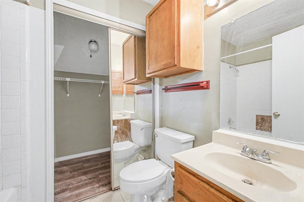 Richalnd Trace Condos - Residential