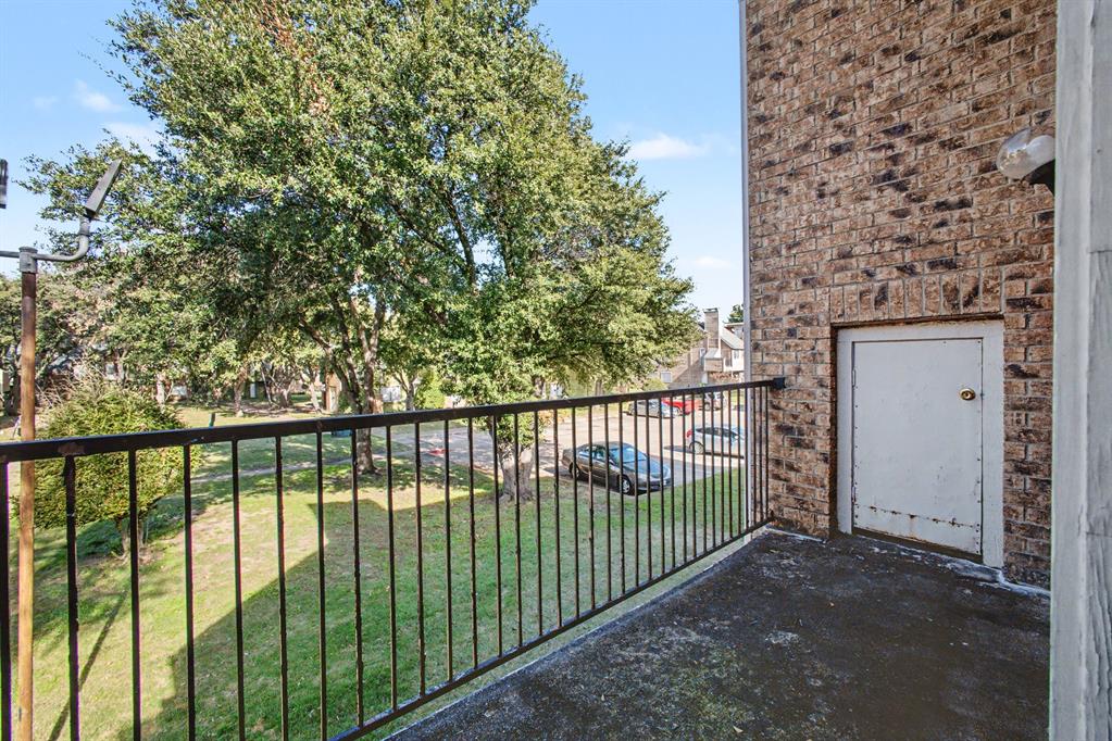 Richalnd Trace Condos - Residential