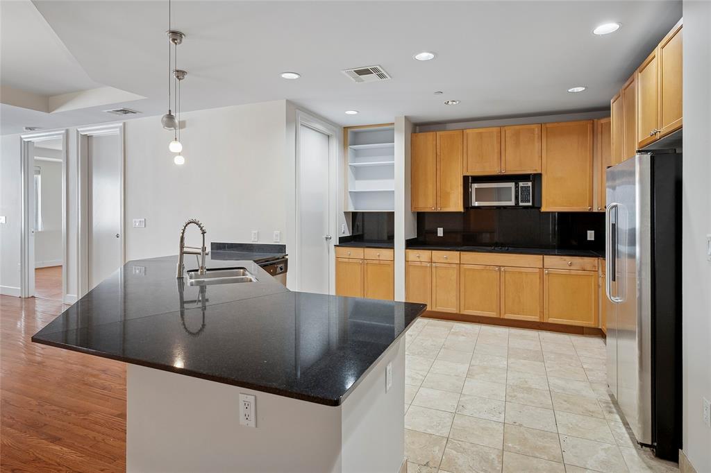 Elm Street Condo 1505 - Residential