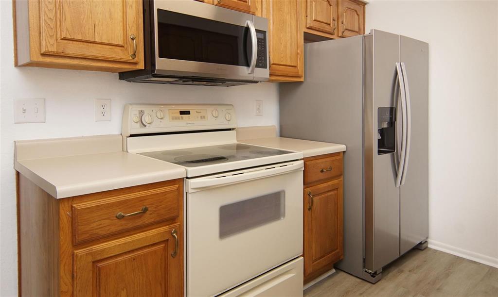 Cedar Ridge At Hurst Twnhms - Residential