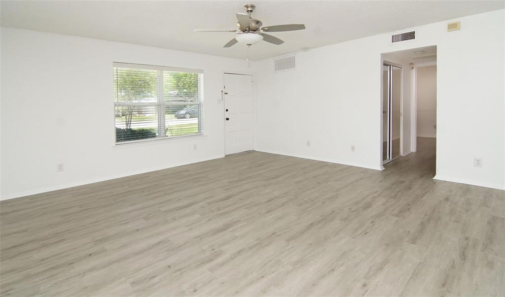 Cedar Ridge At Hurst Twnhms - Residential
