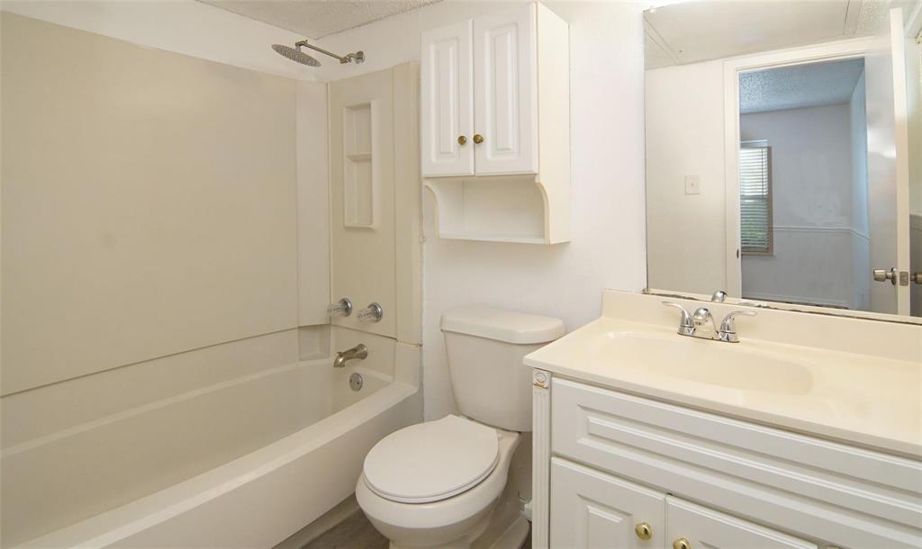 Cedar Ridge At Hurst Twnhms - Residential