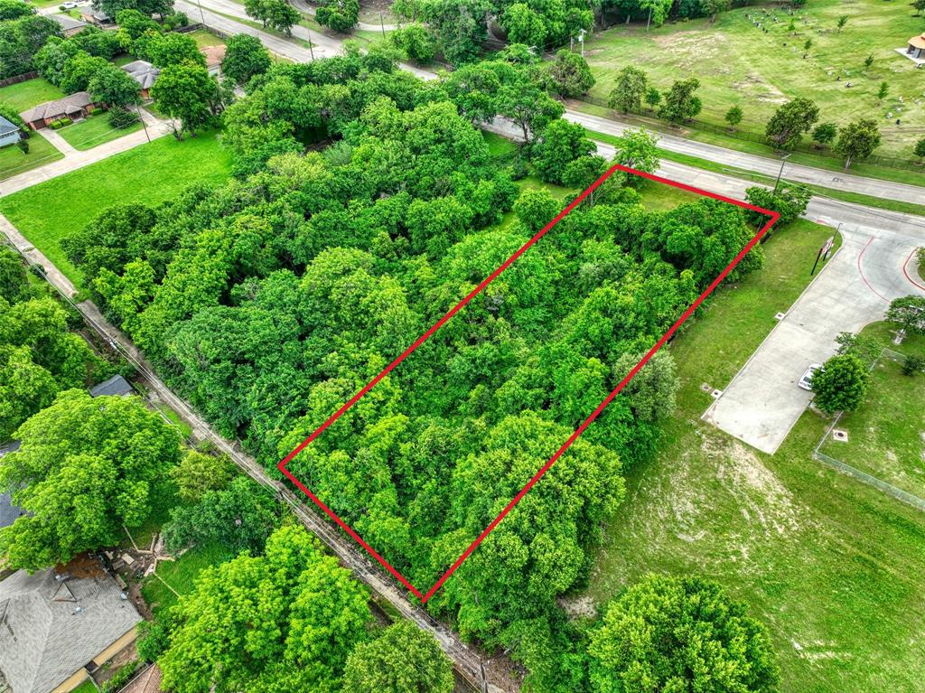Unlock the potential of this expansive 1.18-acre lot located at 225 E Laureland Rd in a rapidly developing corridor of Dallas. Currently zoned residential, this property offers a rare opportunity for investors and developers with future commercial potential, as outlined in the city’s forward-looking land use plans.
Positioned in an area experiencing steady growth and increased demand, this lot is ideal for a wide range of possibilities whether you're considering residential development now or planning a strategic rezoning for commercial use down the line to build your next warehouse or shop. With convenient access to major roads, surrounding neighborhoods, and nearby amenities, this property combines location, size, and flexibility making it a standout investment.
Highlights:
    •    1.18 acres of usable land
    •    Currently residential zoning
    •    Located in future commercial zoning area (per city land use map)
    •    Strong long-term investment potential
    •    Growing area with development momentum
Don’t miss your chance to secure a versatile piece of land in one of Dallas’ evolving areas.