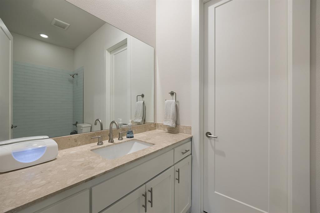31 Dallas Square #2 - Residential