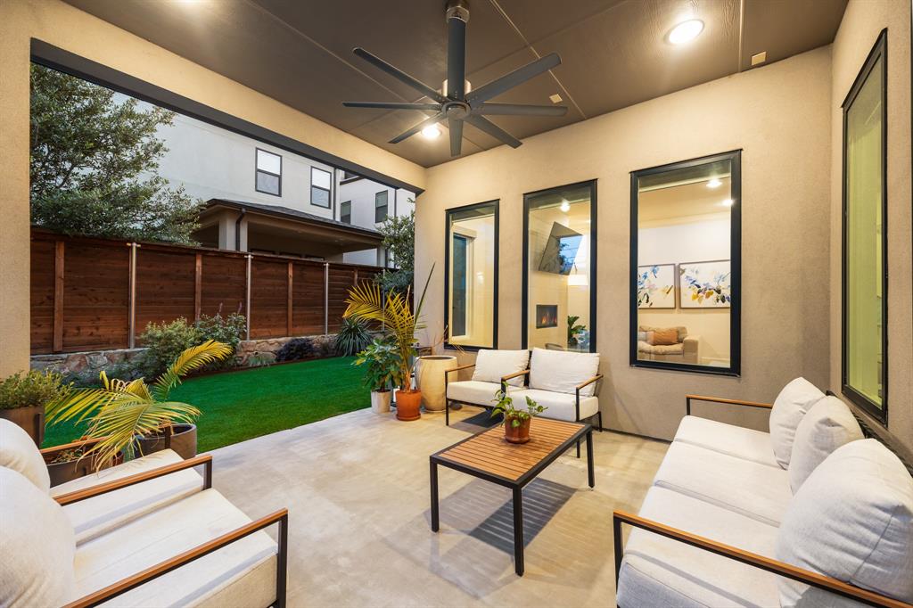 31 Dallas Square #2 - Residential
