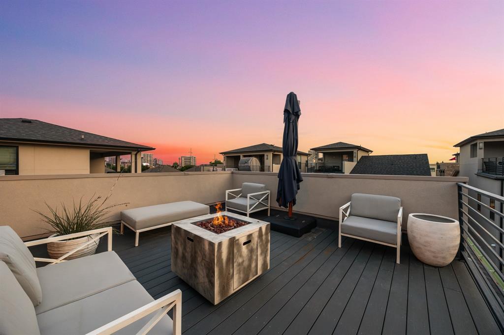 31 Dallas Square #2 - Residential