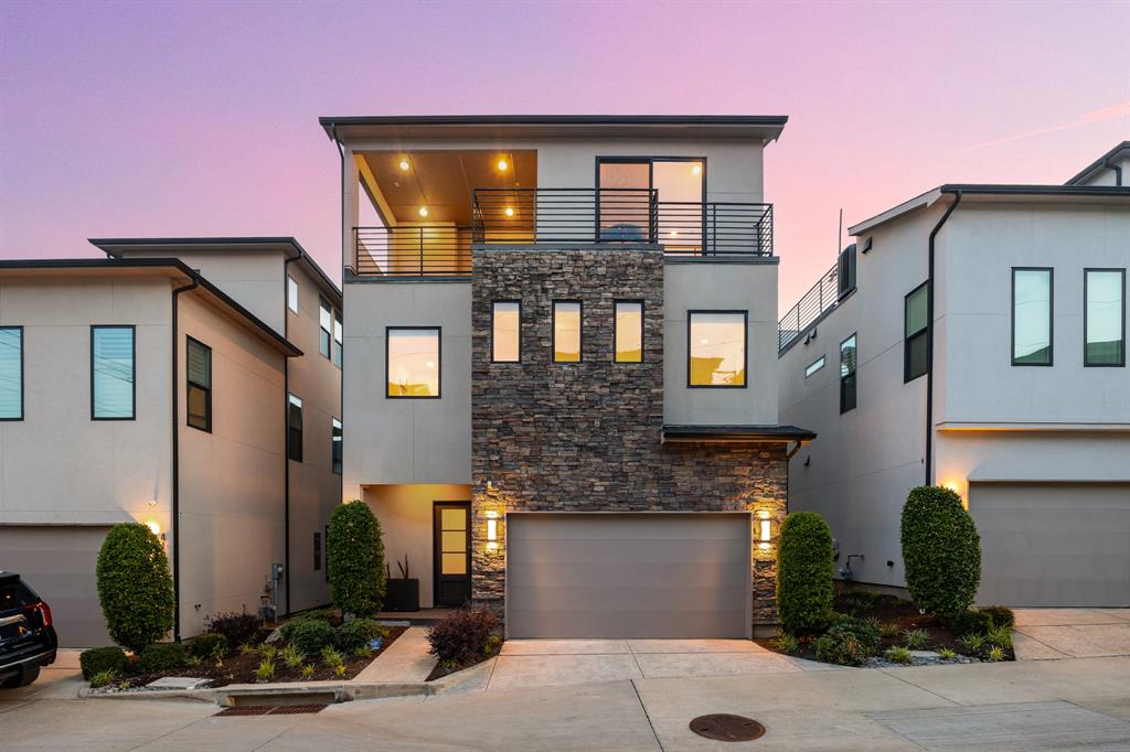 31 Dallas Square #2 - Residential