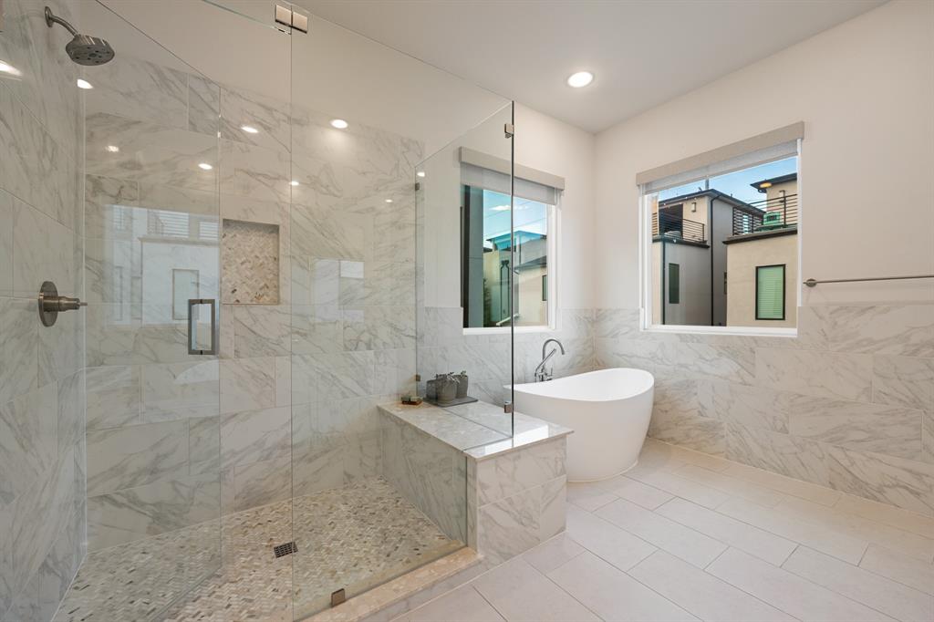 31 Dallas Square #2 - Residential
