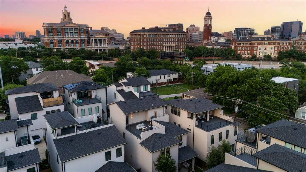 31 Dallas Square #2 - Residential
