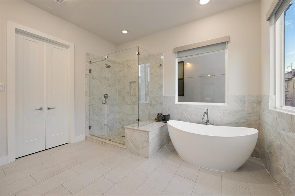 31 Dallas Square #2 - Residential