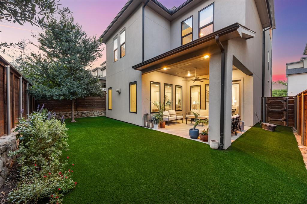 31 Dallas Square #2 - Residential