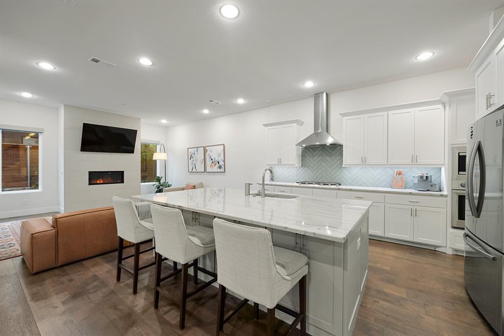 31 Dallas Square #2 - Residential