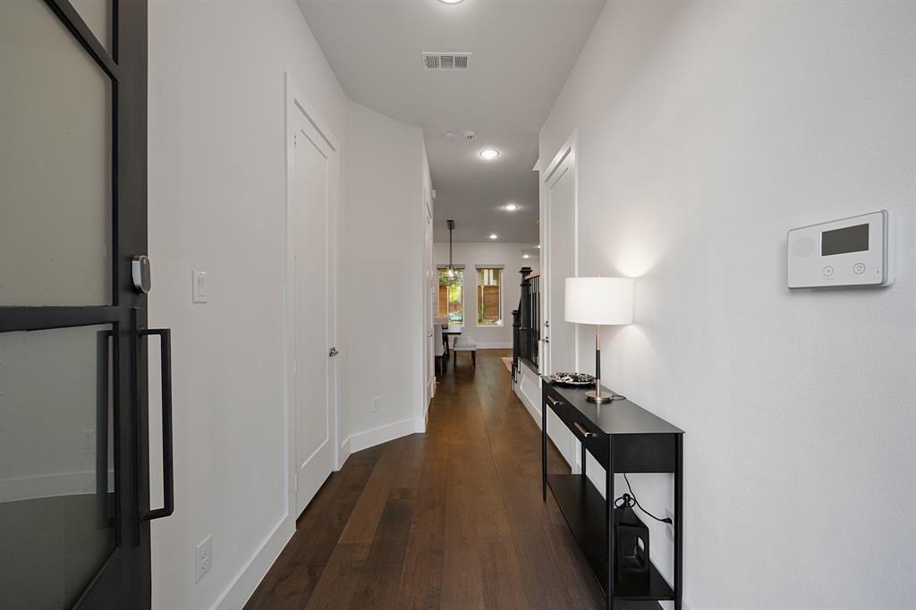 31 Dallas Square #2 - Residential