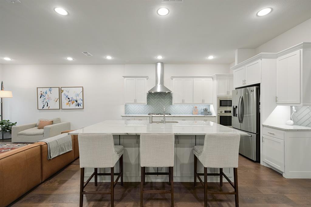 31 Dallas Square #2 - Residential