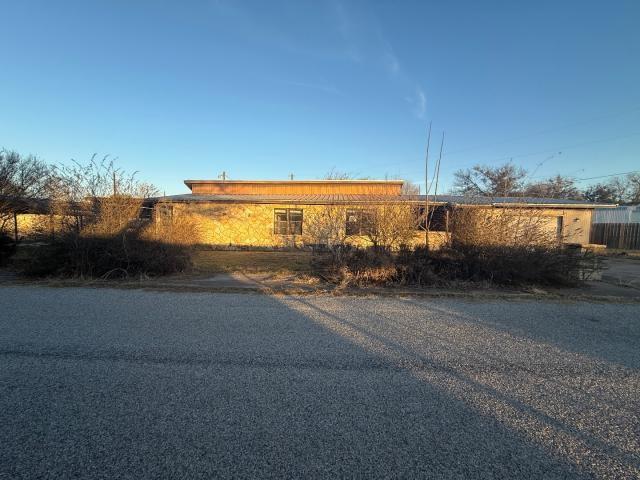 HUD Case #492-901319. Welcome to 808 Flamingo Rd! This Granbury property offers comfortable living in a convenient location near Lake Granbury and local amenities. The home features an easy-flow layout with inviting living spaces and well-proportioned rooms throughout. The lot provides generous outdoor space for relaxing, gardening, or entertaining. Whether you’re looking for a full-time residence or a weekend getaway, this property offers great potential in a desirable area. Come take a look!