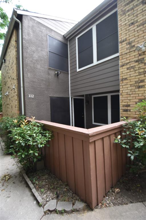 Nob Oak Condo - Residential