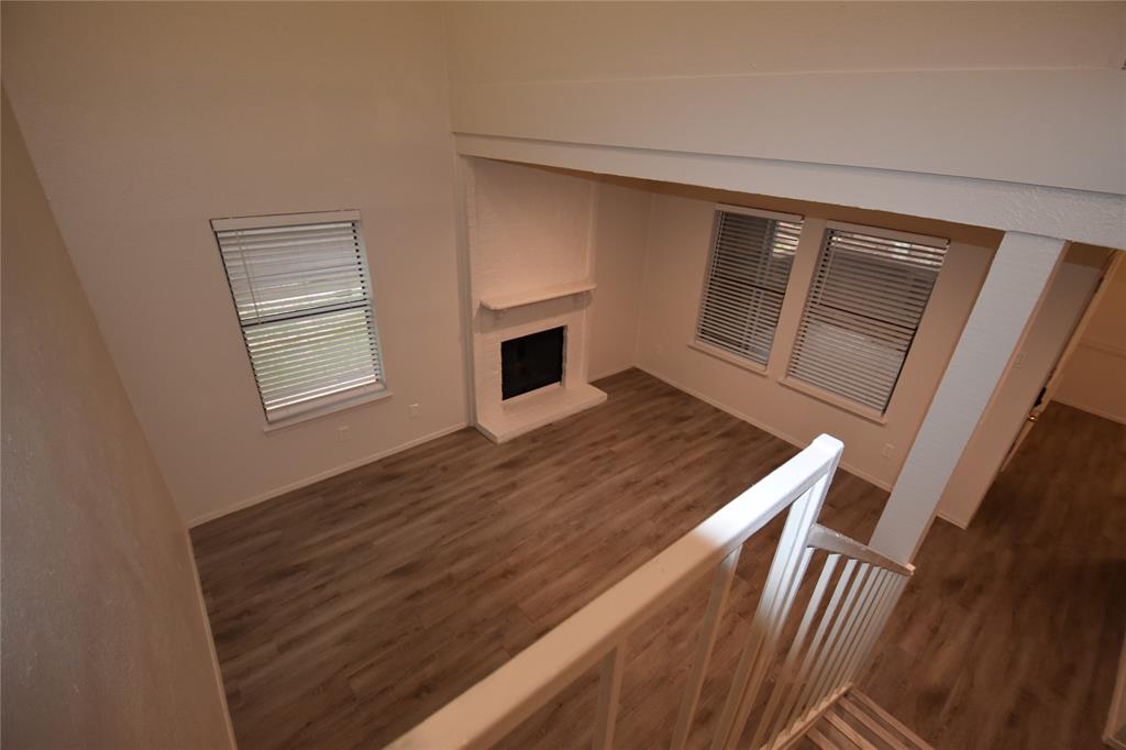 Nob Oak Condo - Residential