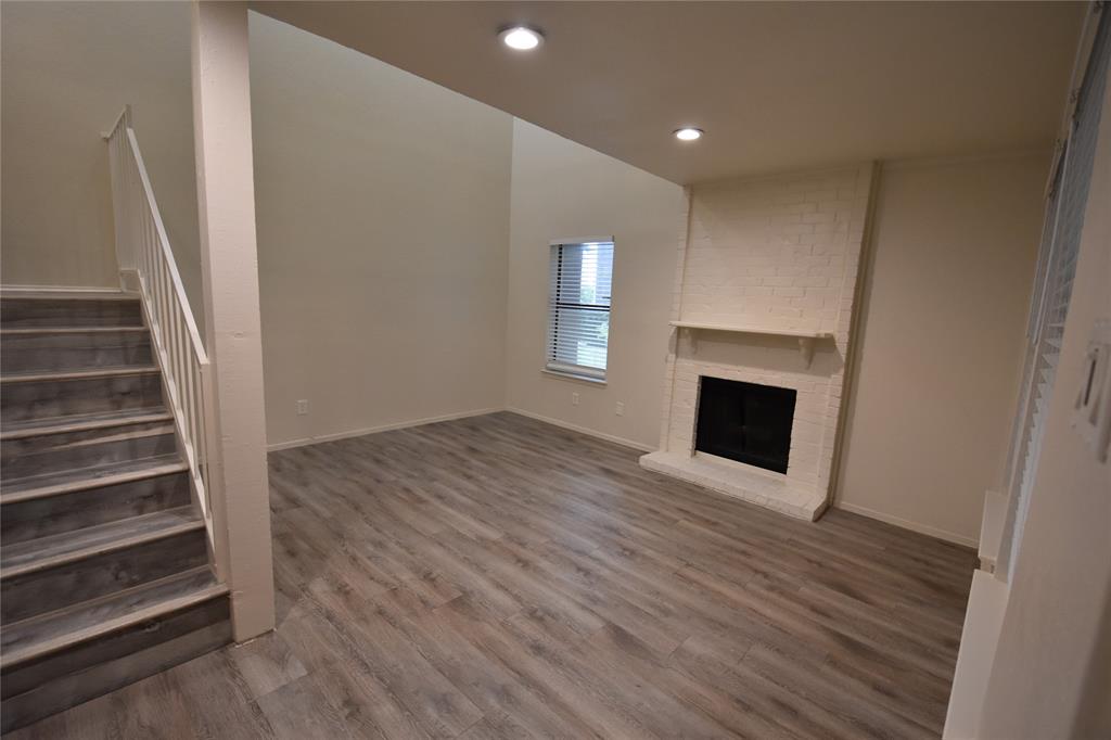 Nob Oak Condo - Residential