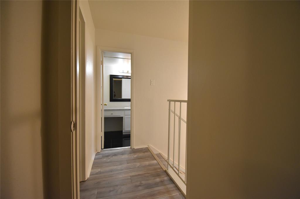 Nob Oak Condo - Residential