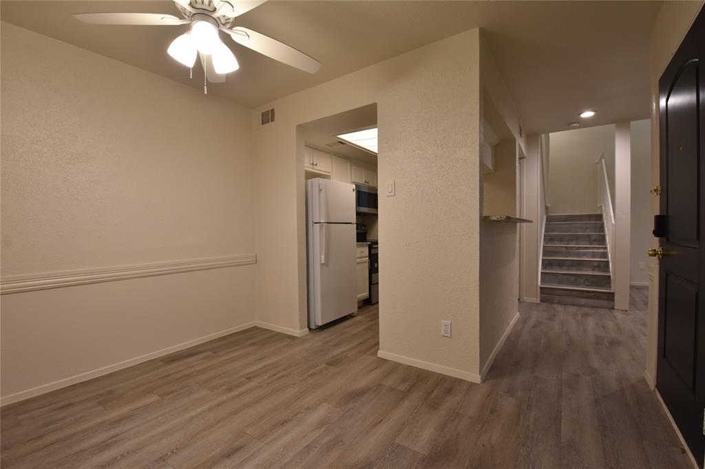 Nob Oak Condo - Residential