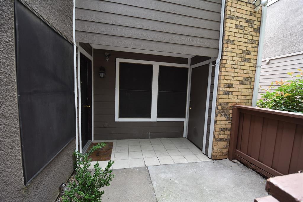 Nob Oak Condo - Residential