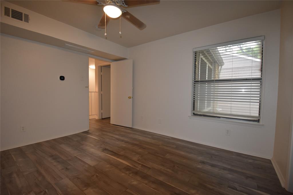 Nob Oak Condo - Residential