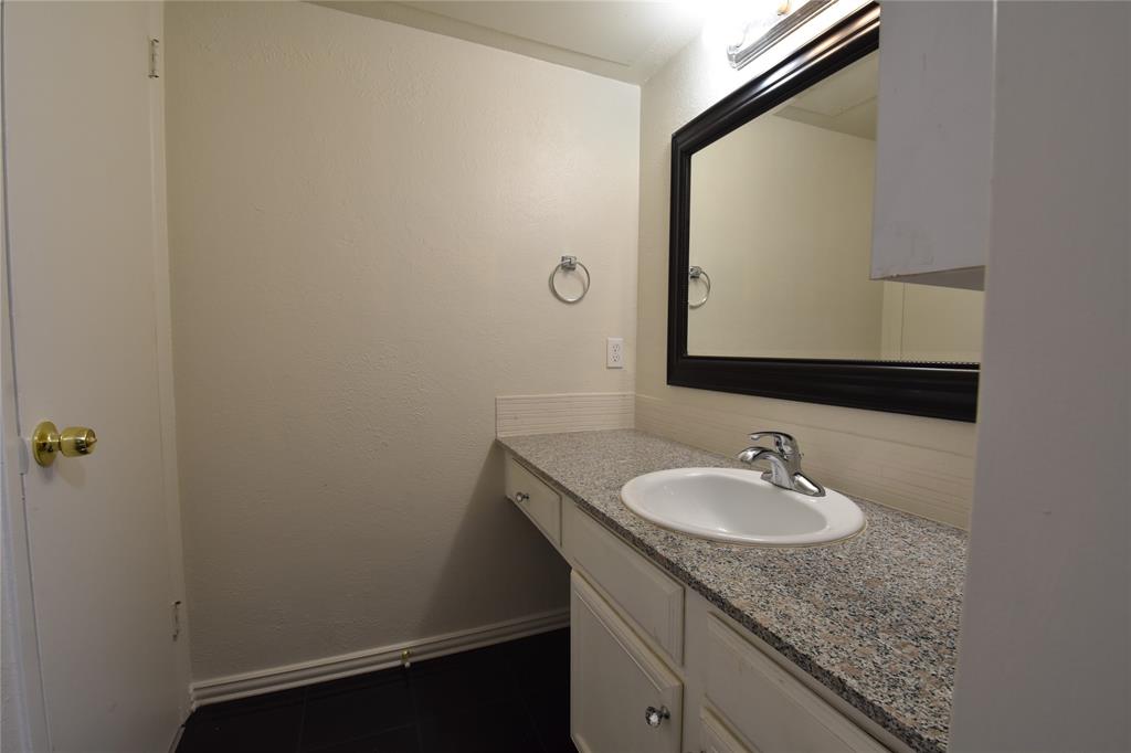 Nob Oak Condo - Residential