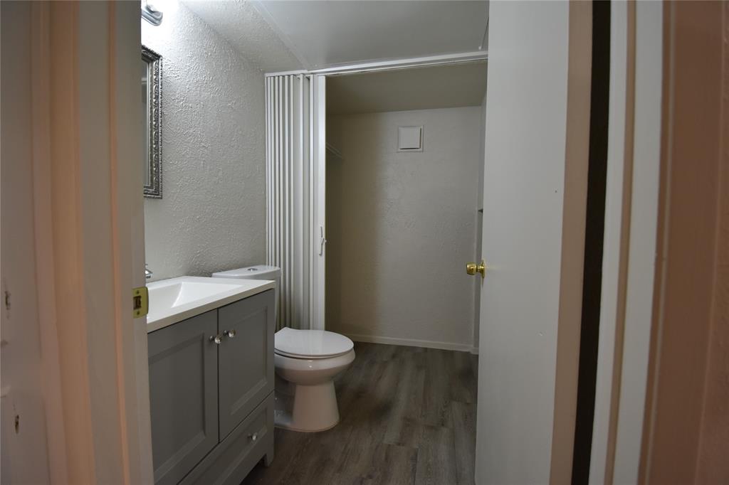 Nob Oak Condo - Residential