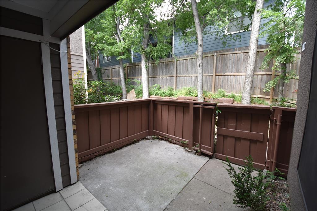 Nob Oak Condo - Residential