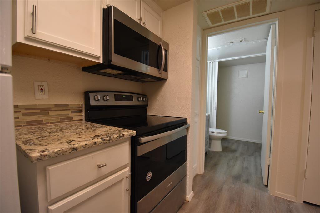 Nob Oak Condo - Residential