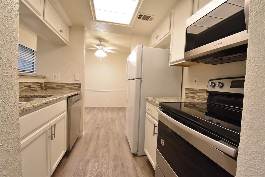 Nob Oak Condo - Residential