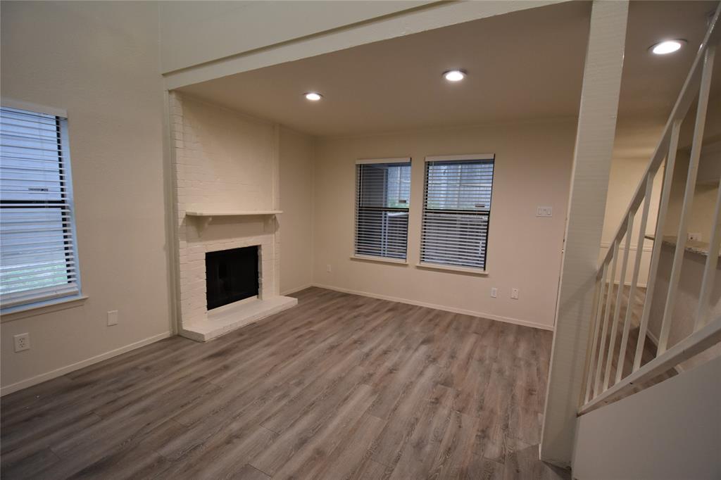 Nob Oak Condo - Residential