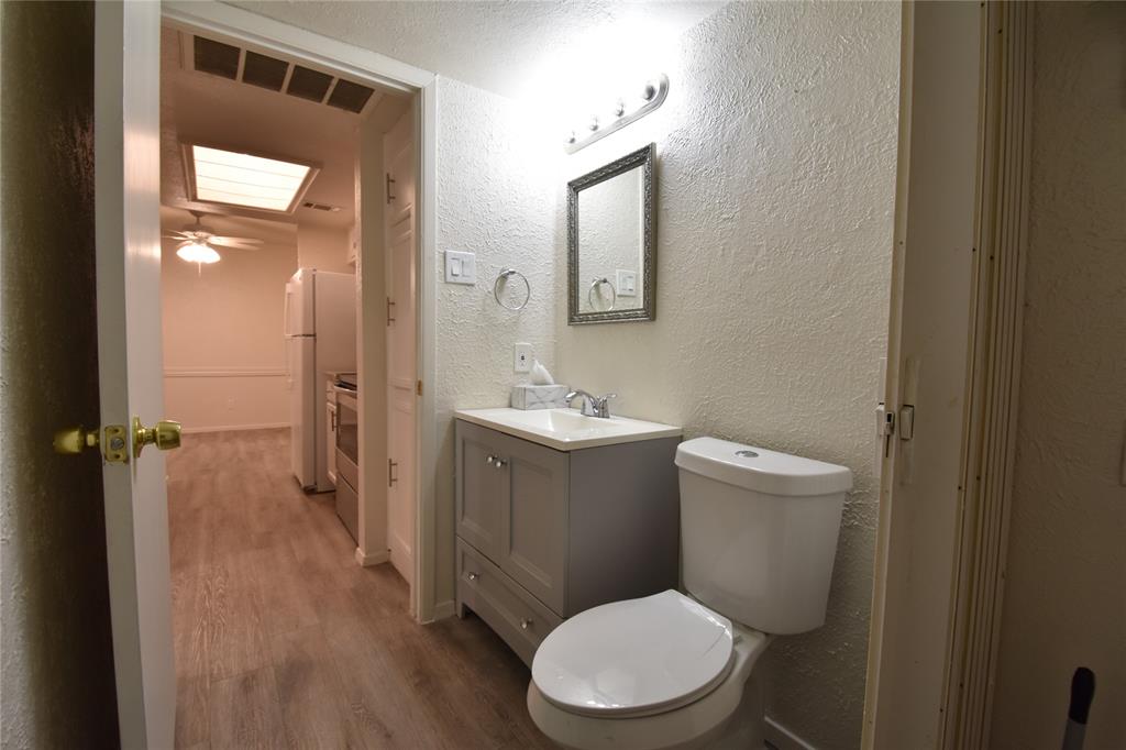 Nob Oak Condo - Residential