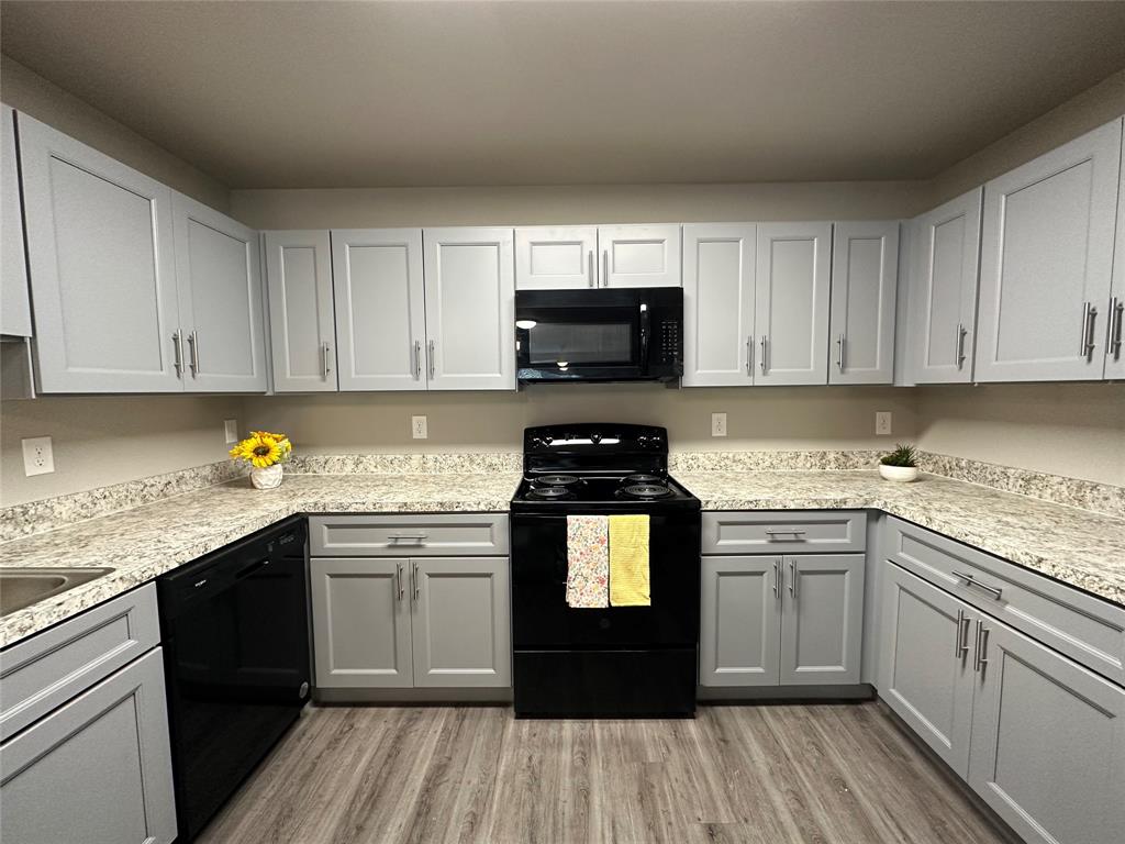 Sable Ridge Condos Ph 01-06 - Residential
