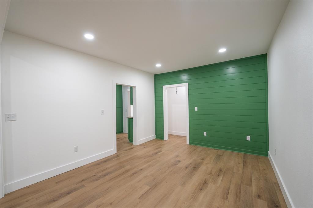 Lloyd - Residential
