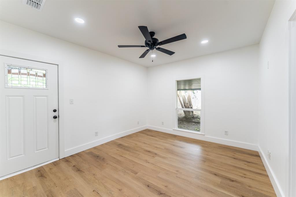 Lloyd - Residential