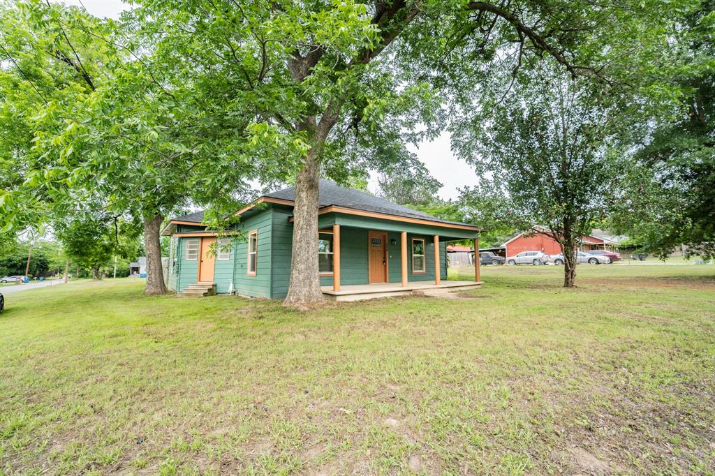 Lloyd - Residential
