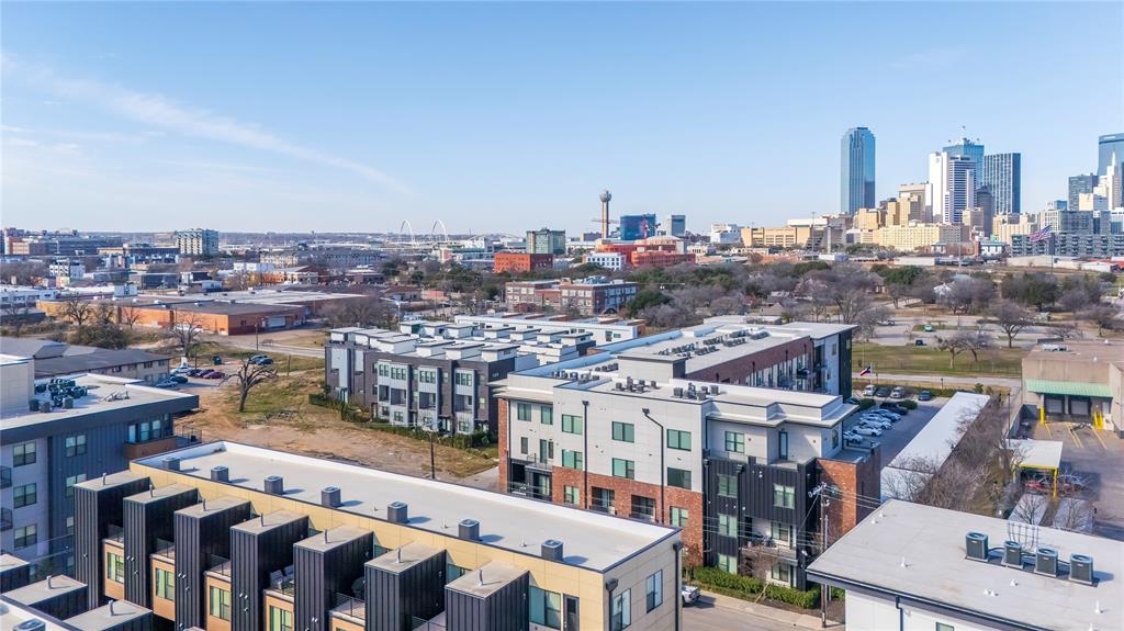 Park Plaza Twnhms - Residential