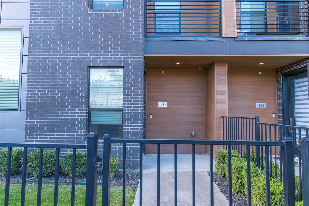 Park Plaza Twnhms - Residential