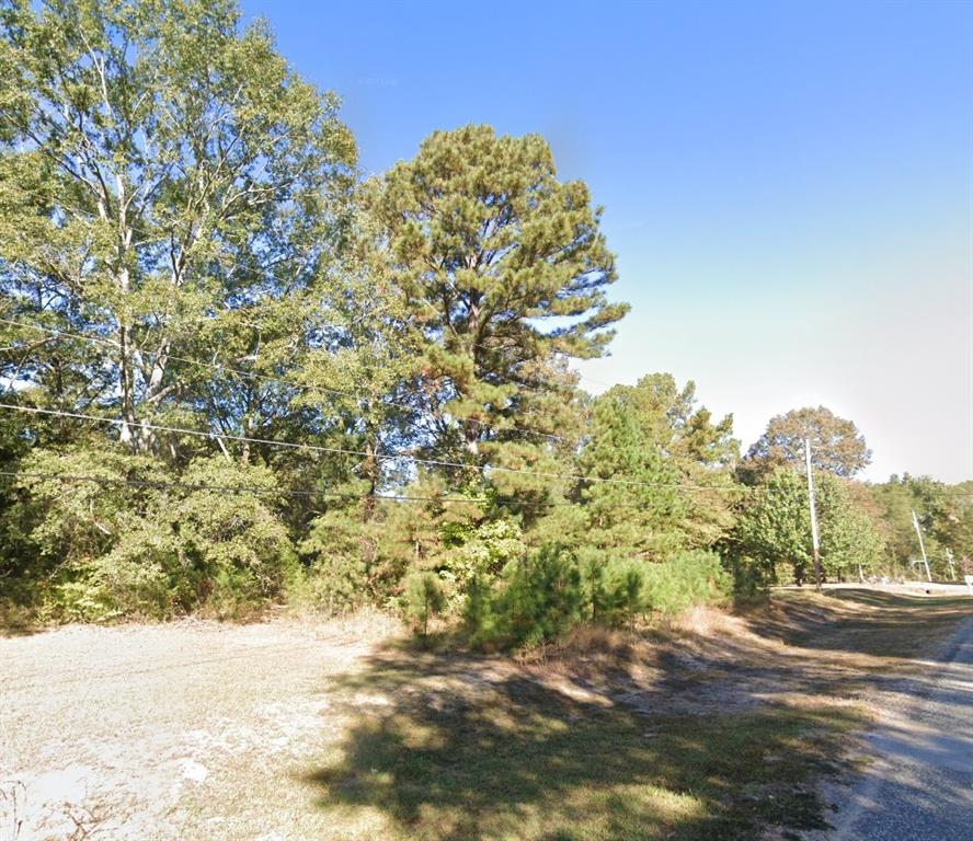 N. DeSoto dream lot.  This is almost 4.25 acres close to town, but in the very desirable North Desoto area.  This lot 168 foot wide by over a 1000 foot deep.  A great place to build your dream home, or to locate a manufactured home on.  This is a heavily wooded lot, so plan accordingly.