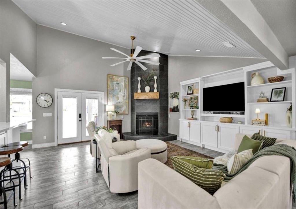 Laguna Tres Estate - Residential
